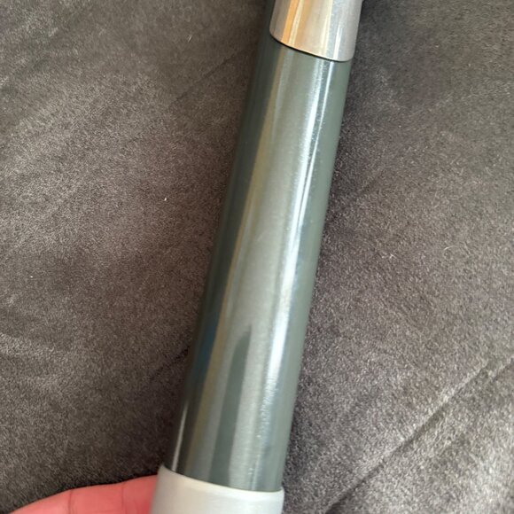 Beachwaver Pro 1.25" Rotating Curling Iron With Digital Display - Picture 4 of 8